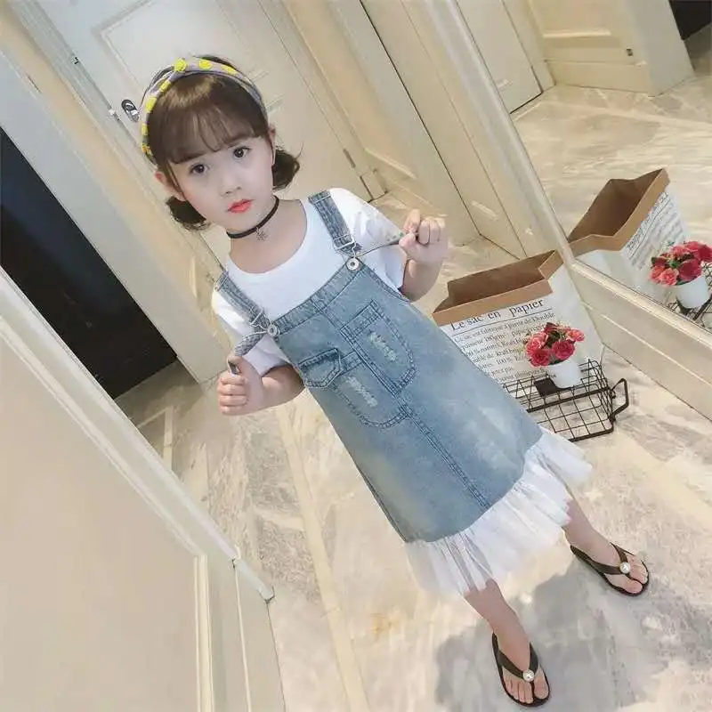 Girls Summer Fashion Beautiful Short-sleeved T-shirt + Strap Denim Skirt Two-piece Set
Girls Summer Fashion Beautiful Short-sleeved T-shirt + Strap Denim Skirt Two-piece Set