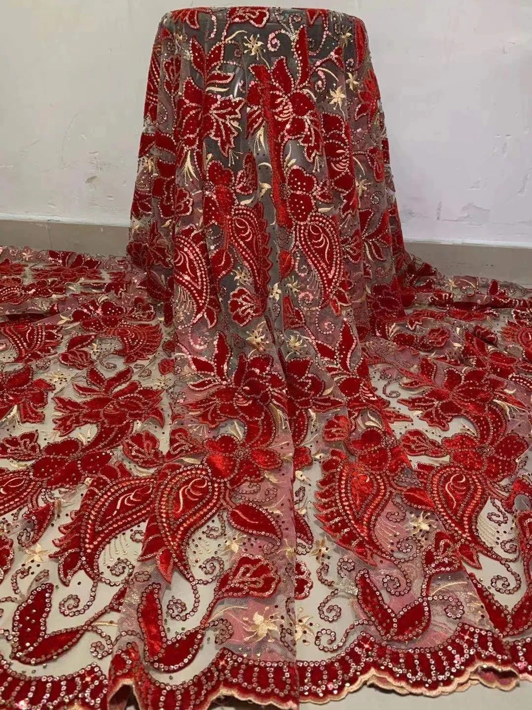 Beautiful french velvet lace fabric with sequins 5yards african velvet lace for wedding or party ZX5161
Beautiful french velvet lace fabric with sequins 5yards african velvet lace for wedding or party ZX5161