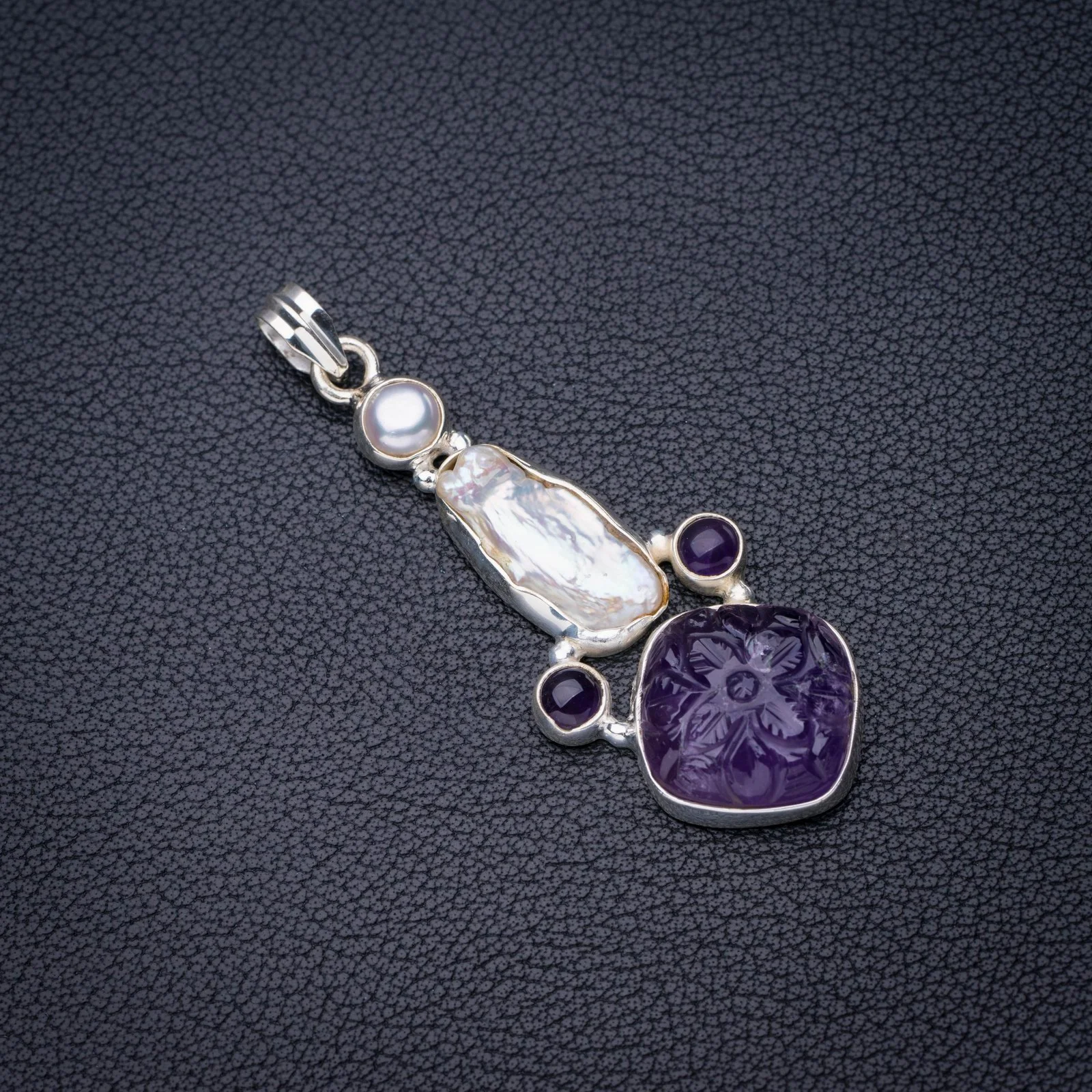 StarGems Natural Amethyst Craved Flower Biwa Pearl Handmade 925 Sterling Silver Pendant 2.25" E3971
StarGems Natural Amethyst Craved Flower Biwa Pearl Handmade 925 Sterling Silver Pendant 2.25" E3971
