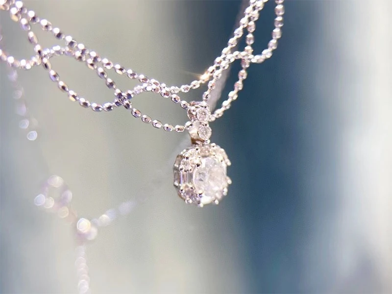 LUOWEND 100% 18K Solid White Gold Necklace Real Diamond Jewelry Women Engagement Necklace Fashion Lace Design Wedding Chain
LUOWEND 100% 18K Solid White Gold Necklace Real Diamond Jewelry Women Engagement Necklace Fashion Lace Design Wedding Chain