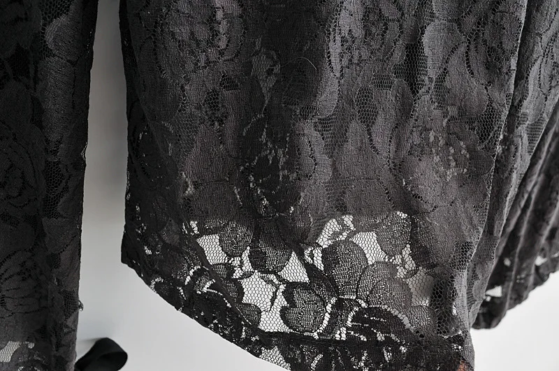 Summer 2021 Women's Round Neckline Long Sleeve Lace Loose Pullover Black Shirt 
Summer 2021 Women's Round Neckline Long Sleeve Lace Loose Pullover Black Shirt