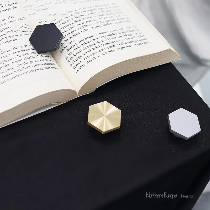 3 color/ Antique gold Brass Hexagon Knobs Cabinet Knob Handle Dresser Knobs Drawer Pulls Kitchen Furniture Hardware silver
3 color/ Antique gold Brass Hexagon Knobs Cabinet Knob Handle Dresser Knobs Drawer Pulls Kitchen Furniture Hardware silver