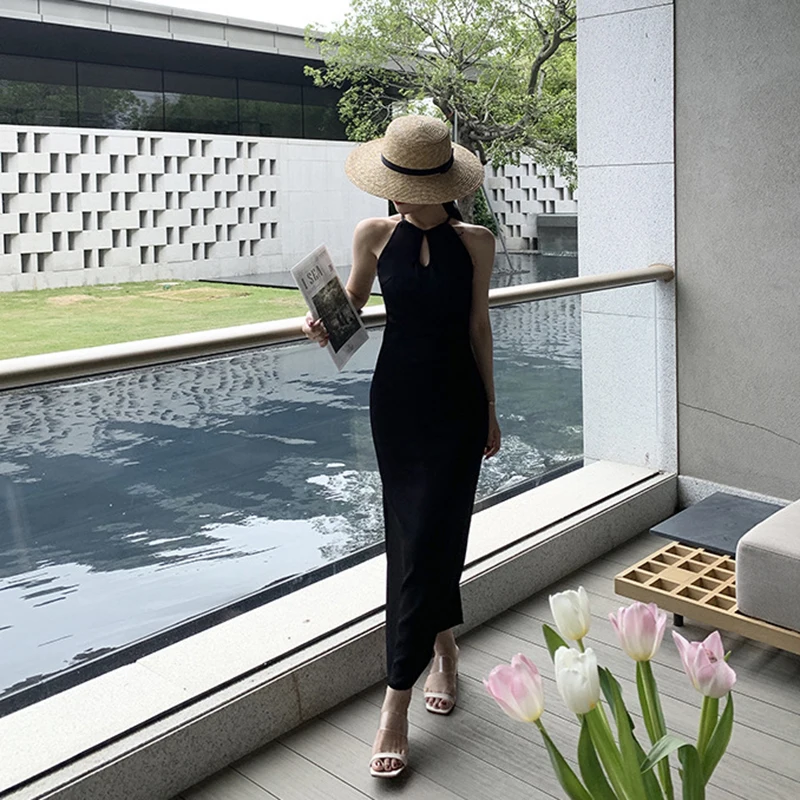 Sexy Retro Fashion Women Long Skirt Hanging Neck Elegant Dress Hollow Sleeveless Suspender Slim Dresses Casual Ladies Party 2021
Sexy Retro Fashion Women Long Skirt Hanging Neck Elegant Dress Hollow Sleeveless Suspender Slim Dresses Casual Ladies Party 2021