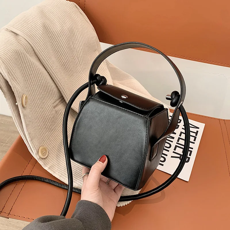 Сумка на плечо в японском ретро-стиле для женщин, повседневная квадратная мини-сумка-мессенджер, модные сумки через плечо с цепочкой, кошеле...
Сумка на плечо в японском ретро-стиле для женщин, повседневная квадратная мини-сумка-мессенджер, модные сумки через плечо с цепочкой, кошеле...