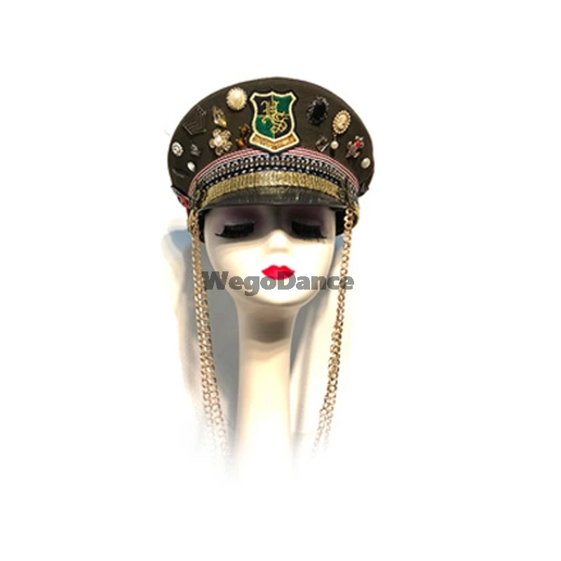 New Women Style Fashion Hat Rivet Metal Studio Cap Handsome Punk Fringe Decoration Bar DJ Performance Singer Show Cap
New Women Style Fashion Hat Rivet Metal Studio Cap Handsome Punk Fringe Decoration Bar DJ Performance Singer Show Cap