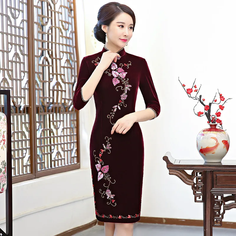 Autumn Velvet Chinese Style Mother Dress Vintage Chinese Women Floral Beaded Qipao Slim New Cheongsam Lady Gift Oversize 4XL
Autumn Velvet Chinese Style Mother Dress Vintage Chinese Women Floral Beaded Qipao Slim New Cheongsam Lady Gift Oversize 4XL