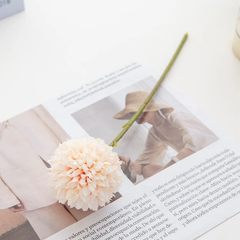 Искусственные шелковые хризантемы, 5 шт.
Искусственные шелковые хризантемы, 5 шт.