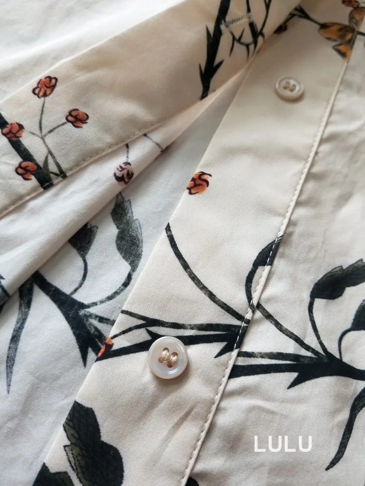 Big-name Slim-fit Print Lapel Women's Summer Fashion Tops Shirts 2020New Women's Summer Short-sleeved Tops Shirts XL 
Big-name Slim-fit Print Lapel Women's Summer Fashion Tops Shirts 2020New Women's Summer Short-sleeved Tops Shirts XL