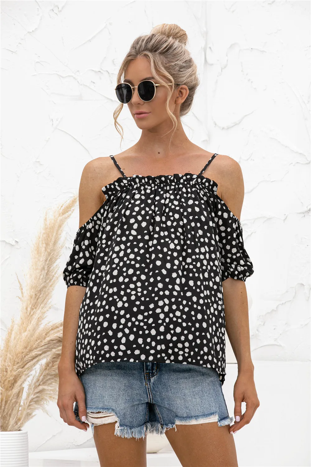 Ruffle Slash Neck Off Shoulder Short Sleeve Shirt Women's Sexy Summer Dot Printed Casual T Shirt Fashion Loose Ladies Sling Tops
Ruffle Slash Neck Off Shoulder Short Sleeve Shirt Women's Sexy Summer Dot Printed Casual T Shirt Fashion Loose Ladies Sling Tops