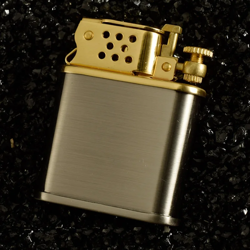 Retro Brass Flame Kerosene Oil Lighter Automatic bounce Grinding Wheel Fire Cigarette Cigar Lighters Men Gadget
Retro Brass Flame Kerosene Oil Lighter Automatic bounce Grinding Wheel Fire Cigarette Cigar Lighters Men Gadget