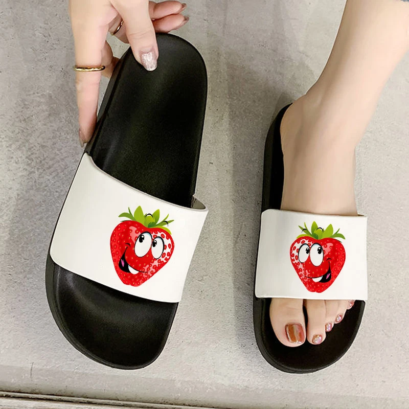 2021 New Outdoor Beach Fashion Open Toe Strawberry and apple cute pattern Flip Flops Sandals Women Summer Comfortable Slippers
2021 New Outdoor Beach Fashion Open Toe Strawberry and apple cute pattern Flip Flops Sandals Women Summer Comfortable Slippers