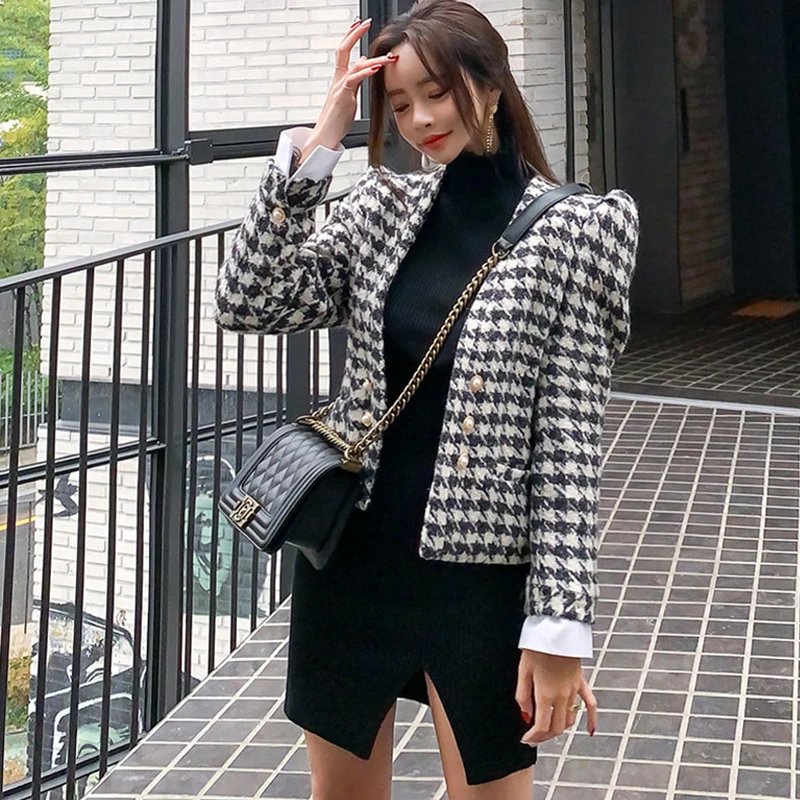 winter coat women autumn winter Women's woolen coat Tweed Plaid Wool coat women short coat double-breasted V-neck Tweed jacket
winter coat women autumn winter Women's woolen coat Tweed Plaid Wool coat women short coat double-breasted V-neck Tweed jacket
