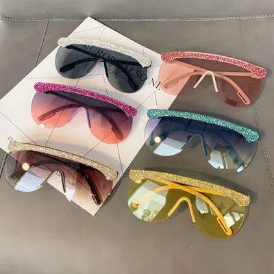 Stylish One-piece Sunglasses For Women Diamond Inlay Sunglasses Bar Stage Performance Gorgeous Exquisite Glasses 2021 New Style
Stylish One-piece Sunglasses For Women Diamond Inlay Sunglasses Bar Stage Performance Gorgeous Exquisite Glasses 2021 New Style