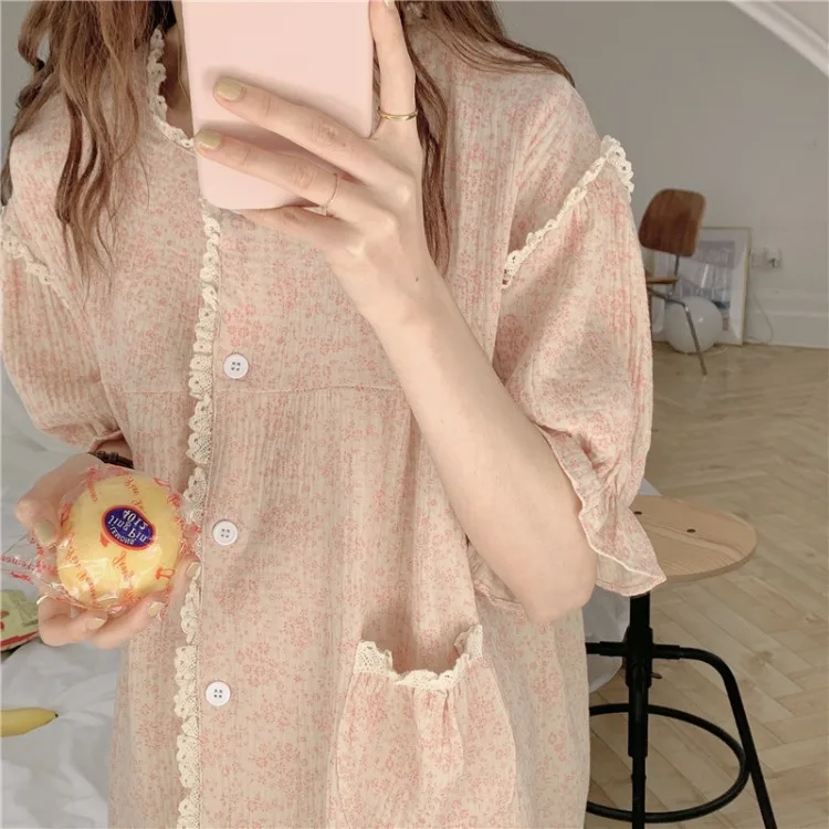 Sweet Loose and Comfortable Floral Nightdress Lace Pajamas Home Service Female Korean Summer Night Dress Women Sleep Tops 
Sweet Loose and Comfortable Floral Nightdress Lace Pajamas Home Service Female Korean Summer Night Dress Women Sleep Tops
