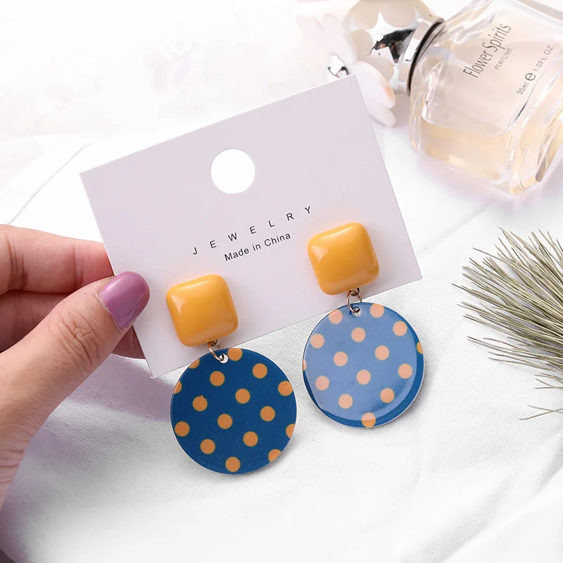 2020 New Korean Cute Big Dot Round Drop Earrings For Women Geometric Resin Square Clip On Earring Brincos Fashion Jewelry
2020 New Korean Cute Big Dot Round Drop Earrings For Women Geometric Resin Square Clip On Earring Brincos Fashion Jewelry