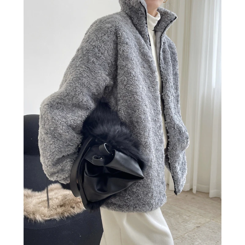 Faux Wool Soft Winter Zipper Stand Collar Jackets Oversize Coats For Women Faux Sheep Fur Coats Winter Causal Jackets Female 
Faux Wool Soft Winter Zipper Stand Collar Jackets Oversize Coats For Women Faux Sheep Fur Coats Winter Causal Jackets Female