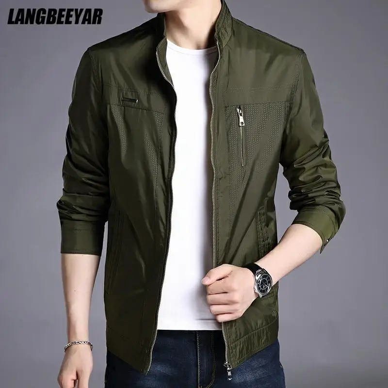 Top Quality New Brand Casual Fashion Slim Fit Stand Collar Designer Jacket Men Zipper Windbreaker Autumn Green Coats Men Clothes
Top Quality New Brand Casual Fashion Slim Fit Stand Collar Designer Jacket Men Zipper Windbreaker Autumn Green Coats Men Clothes