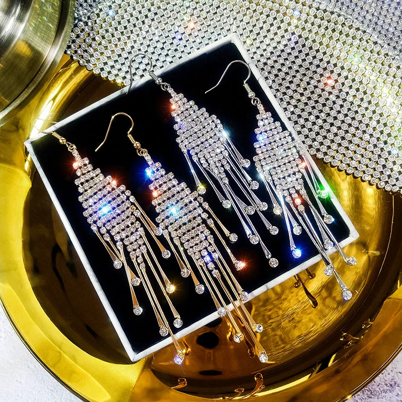 Роскошные темпераментные длинные яркие женские серьги-подвески в Корейском стиле, большие висячие серьги, украшения для ушей
Роскошные темпераментные длинные яркие женские серьги-подвески в Корейском стиле, большие висячие серьги, украшения для ушей