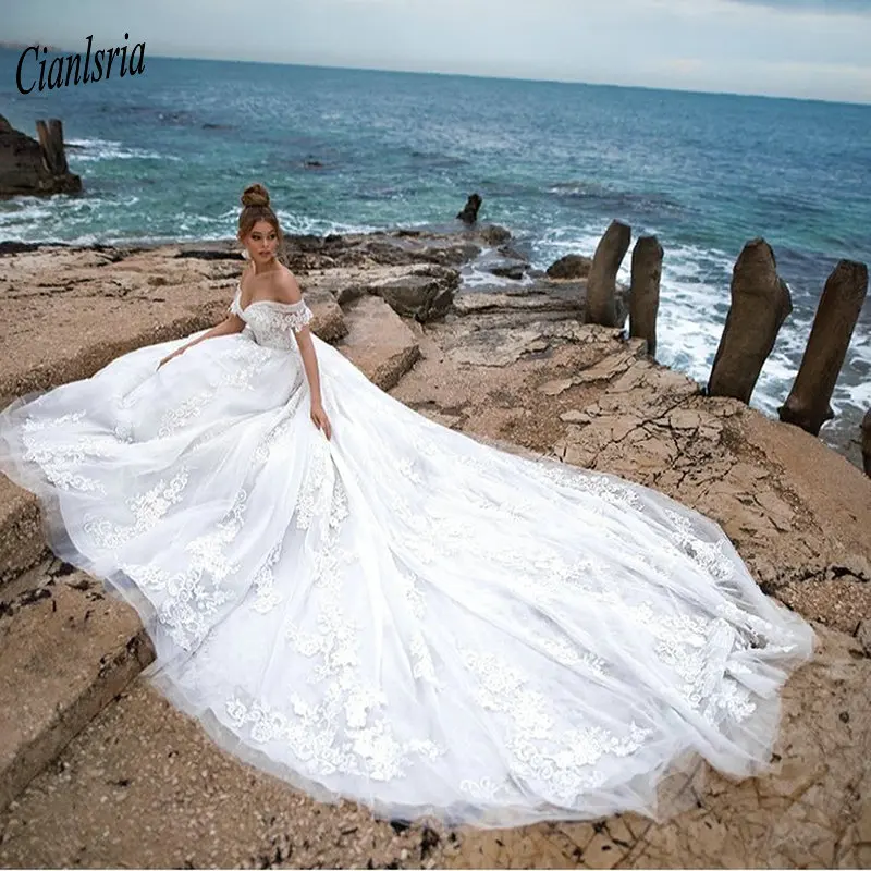 Luxury Off The Shoulder Backless Long Train Country Wedding Dress Sleeveless Appliques Lace Bridal Wedding Dresses
Luxury Off The Shoulder Backless Long Train Country Wedding Dress Sleeveless Appliques Lace Bridal Wedding Dresses