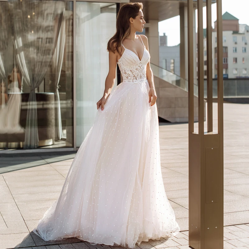 New Arrival V-Neck Spaghetti Straps Beads Appliques Lace Zipper Tulle A-Line Wedding Dress 2021 Vestido De Noiva Bridal Gown
New Arrival V-Neck Spaghetti Straps Beads Appliques Lace Zipper Tulle A-Line Wedding Dress 2021 Vestido De Noiva Bridal Gown