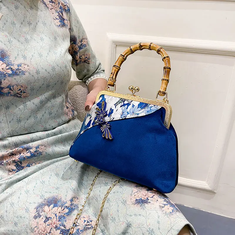 Женская сумка-тоут ручной работы, винтажная деревянная дизайнерская сумочка через плечо с цепочкой и замком-ракушкой
Женская сумка-тоут ручной работы, винтажная деревянная дизайнерская сумочка через плечо с цепочкой и замком-ракушкой