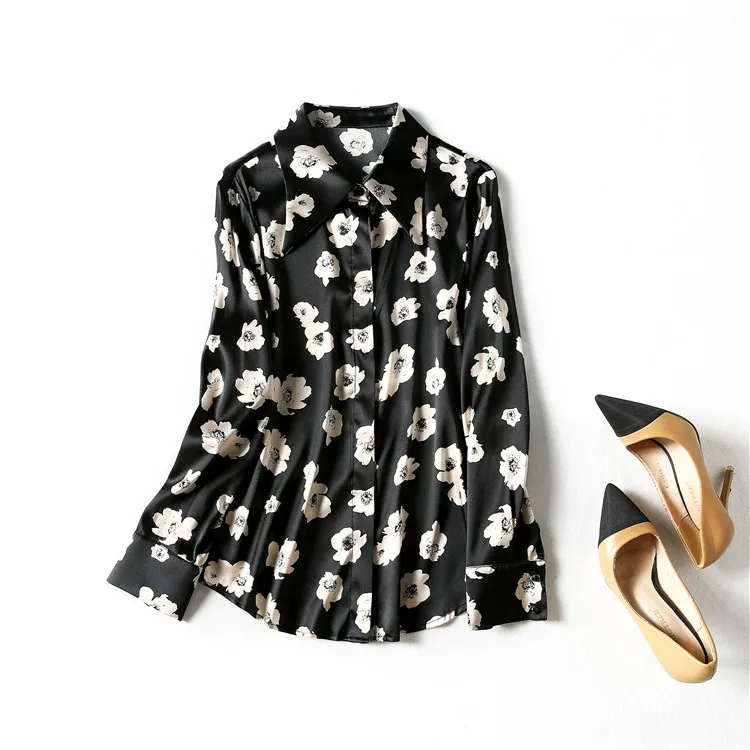 Женская одежда в европейском и американском стиле, новинка весны 2021, черная шелковая Модная рубашка с длинным рукавом, отложным воротником и цветочным принтом
Женская одежда в европейском и американском стиле, новинка весны 2021, черная шелковая Модная рубашка с длинным рукавом, отложным воротником и цветочным принтом