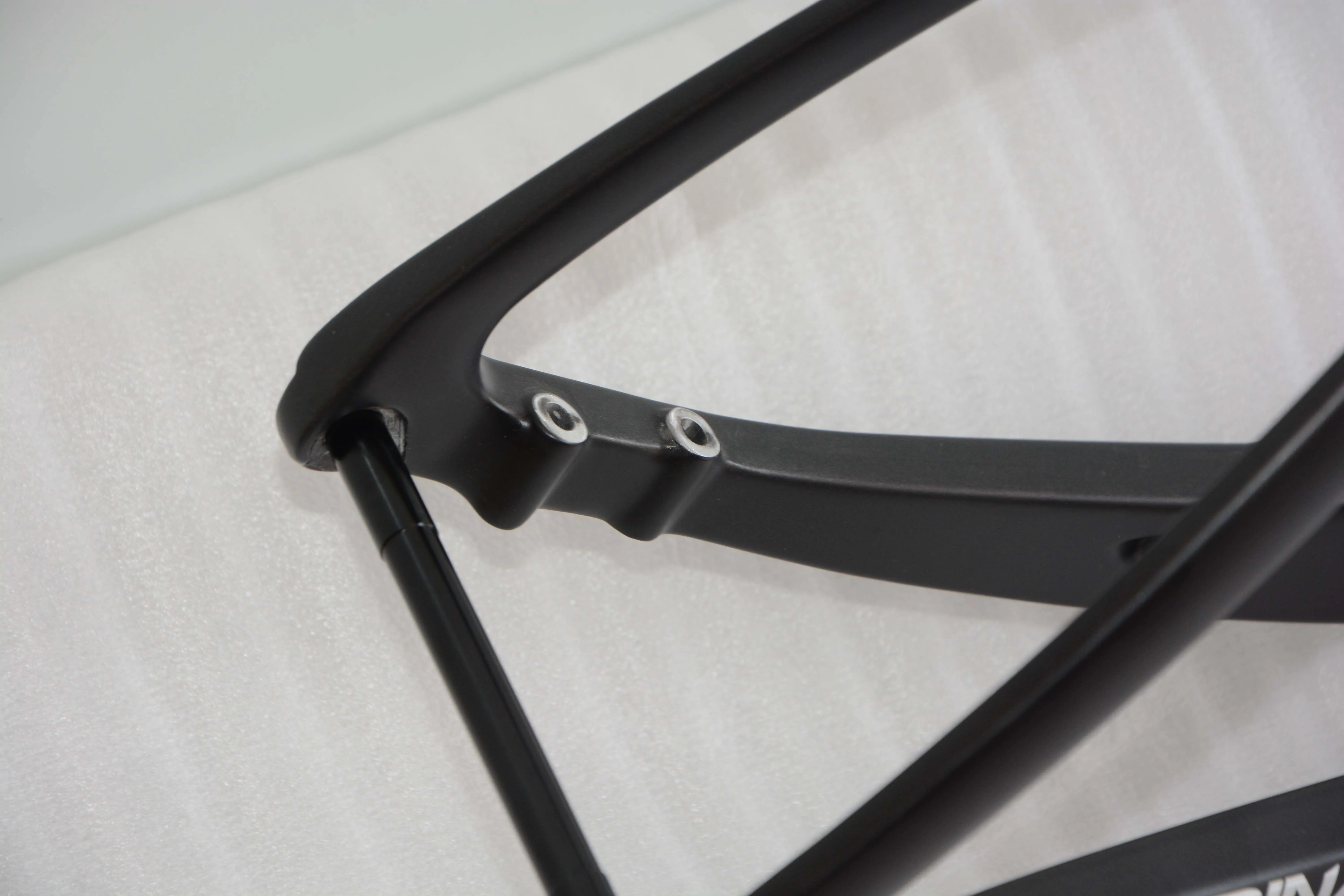 2022 High-quality New F road bike carbon frame BSA weave plutonium flash painting 700C carbon disc brake road bicycle frameset
2022 High-quality New F road bike carbon frame BSA weave plutonium flash painting 700C carbon disc brake road bicycle frameset