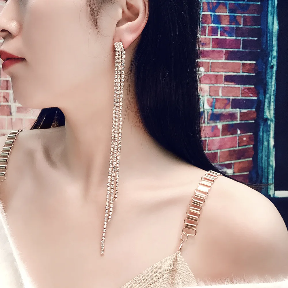 European And American Personality Exaggeration 925 Silver Needle Super Flash Rhinestone Long Tassel Line Sexy Net Red Earrings
European And American Personality Exaggeration 925 Silver Needle Super Flash Rhinestone Long Tassel Line Sexy Net Red Earrings