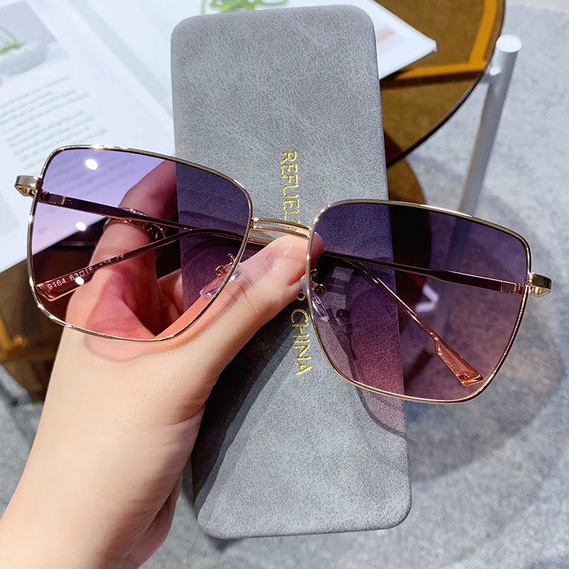 2021 Fashion Square Sunglasses Women Vintage Classic Designer Sunglasses Female Metal Polygon Glasses Blue Pink Sunglasses UV400
2021 Fashion Square Sunglasses Women Vintage Classic Designer Sunglasses Female Metal Polygon Glasses Blue Pink Sunglasses UV400