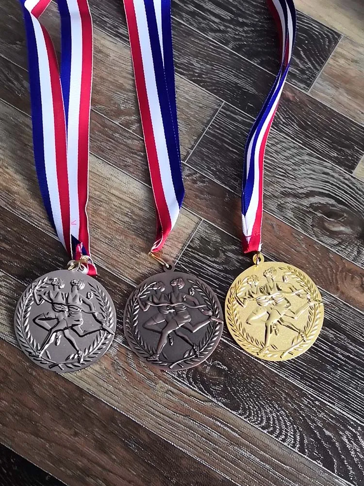 

Новый цветной металлический медаль, медали, сувениры, значки, медаль марафона, золотой медаль с хорошей лентой, школьный спорт, металл 6,8 см