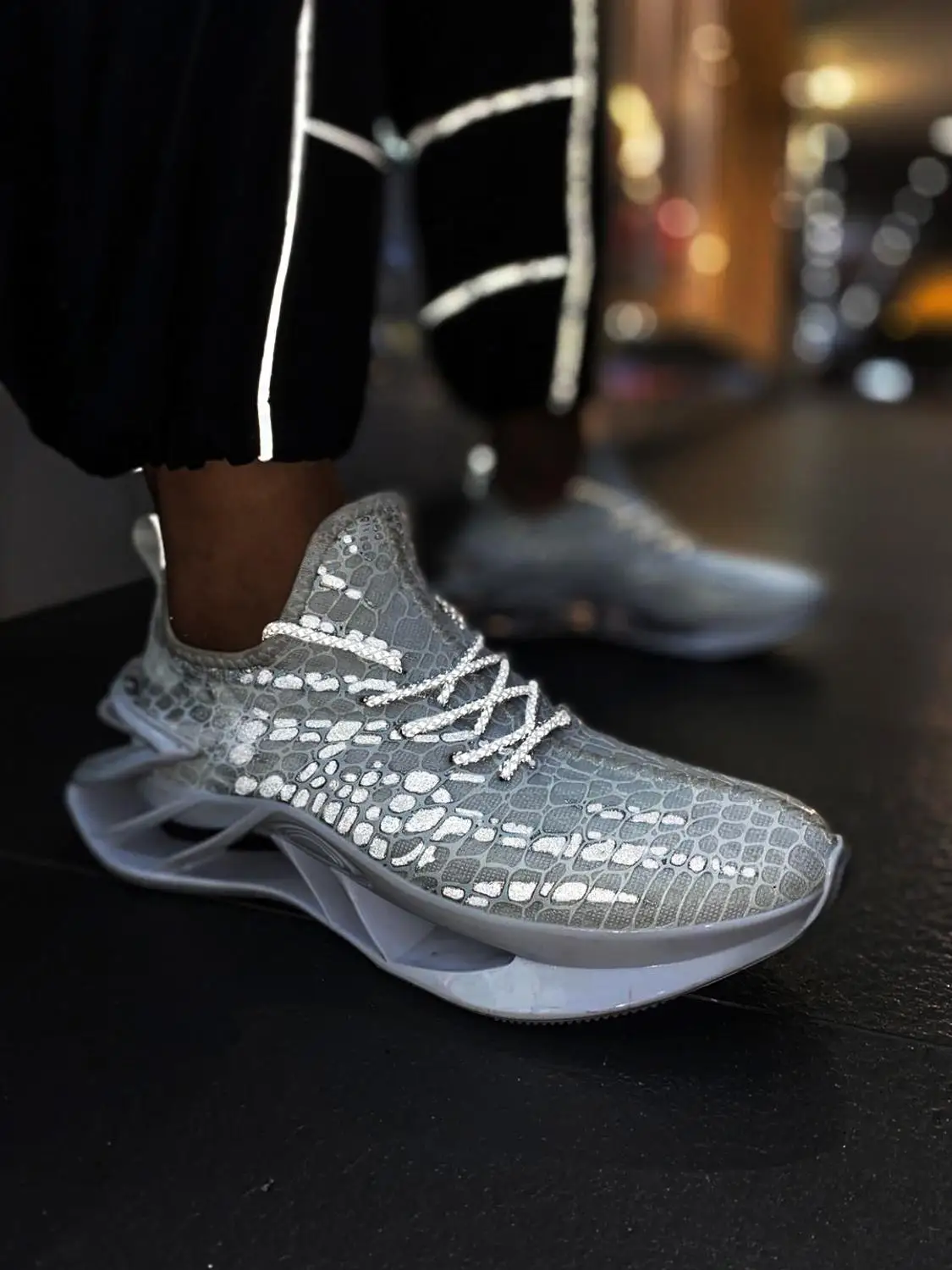 men shoes Sneakers Male Mens casual Shoes tenis Luxury shoes Trainer Race off white Shoes fashion loafers running Shoes for men
men shoes Sneakers Male Mens casual Shoes tenis Luxury shoes Trainer Race off white Shoes fashion loafers running Shoes for men