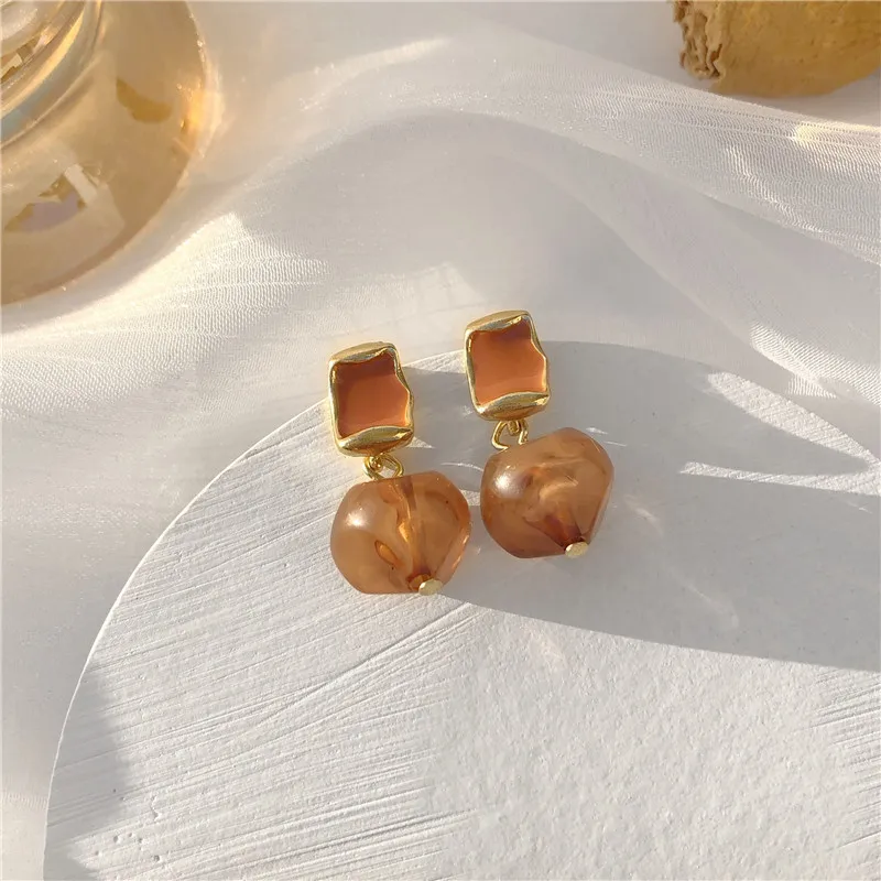 Sense of the new tide of French port of South Korea's temperament contracted wind earrings gray color restoring ancient ways res
Sense of the new tide of French port of South Korea's temperament contracted wind earrings gray color restoring ancient ways res