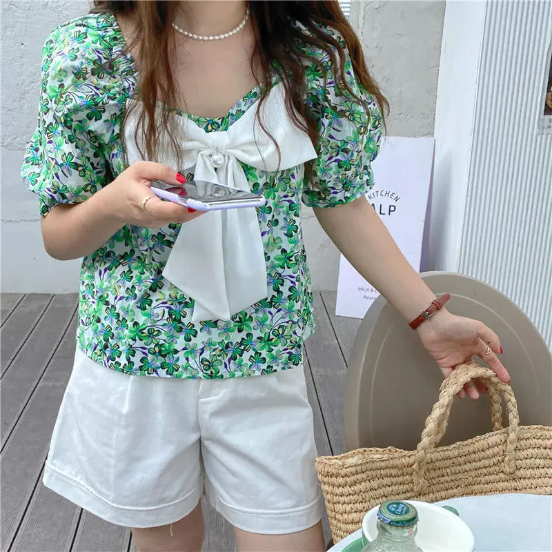 Summer new style of Korean style design niche Cuihua bowknot square neck thin puff sleeve shirt shirt female korean
Summer new style of Korean style design niche Cuihua bowknot square neck thin puff sleeve shirt shirt female korean