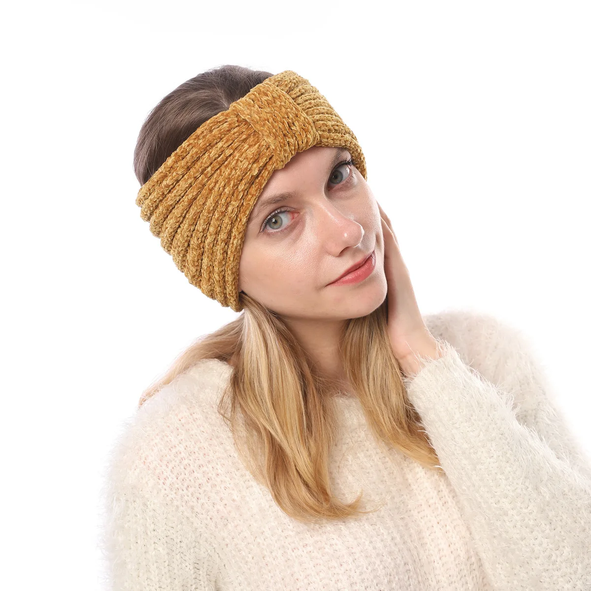 New Women's Autumn And Winter Chenille Hairband Soft Thick High-elastic Warm Knitted Headband Wool Bowknot Headgear Accessories
New Women's Autumn And Winter Chenille Hairband Soft Thick High-elastic Warm Knitted Headband Wool Bowknot Headgear Accessories