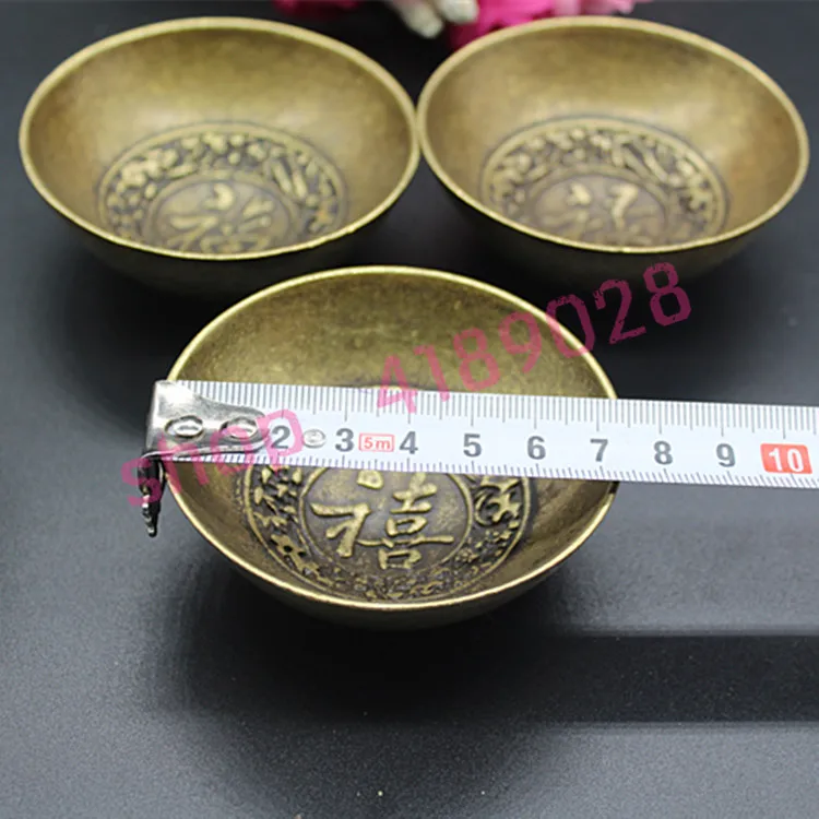 Pure copper carved Fu, Lu, Shou, Xi, characters, small copper bowls, decorative ornaments, antiques collectibles.
Pure copper carved Fu, Lu, Shou, Xi, characters, small copper bowls, decorative ornaments, antiques collectibles.