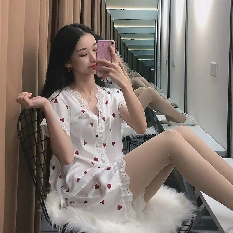 Pajamas Women Korean Sexy Laciness Ice Silk Pajama Set Summer Autumn Long Sleeve Two-piece Set Sweet Princess Style Home Clothes
Pajamas Women Korean Sexy Laciness Ice Silk Pajama Set Summer Autumn Long Sleeve Two-piece Set Sweet Princess Style Home Clothes