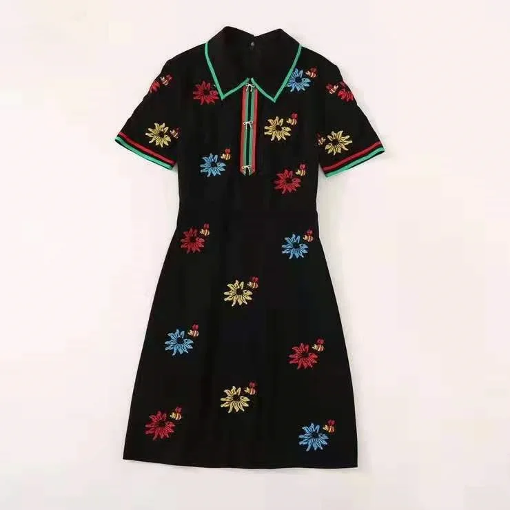 Europe and the United States women's clothing New Summer 2021 Short sleeve lapel Fashionable floral embroidered dress
Europe and the United States women's clothing New Summer 2021 Short sleeve lapel Fashionable floral embroidered dress