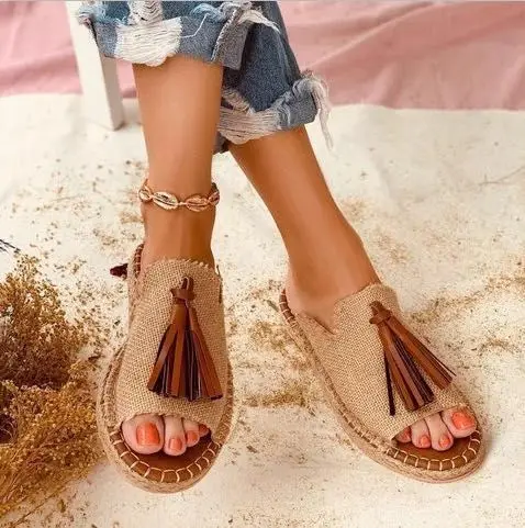 bottom foreign New summer tassel outdoor sandals round head flat large shoes super light
bottom foreign New summer tassel outdoor sandals round head flat large shoes super light