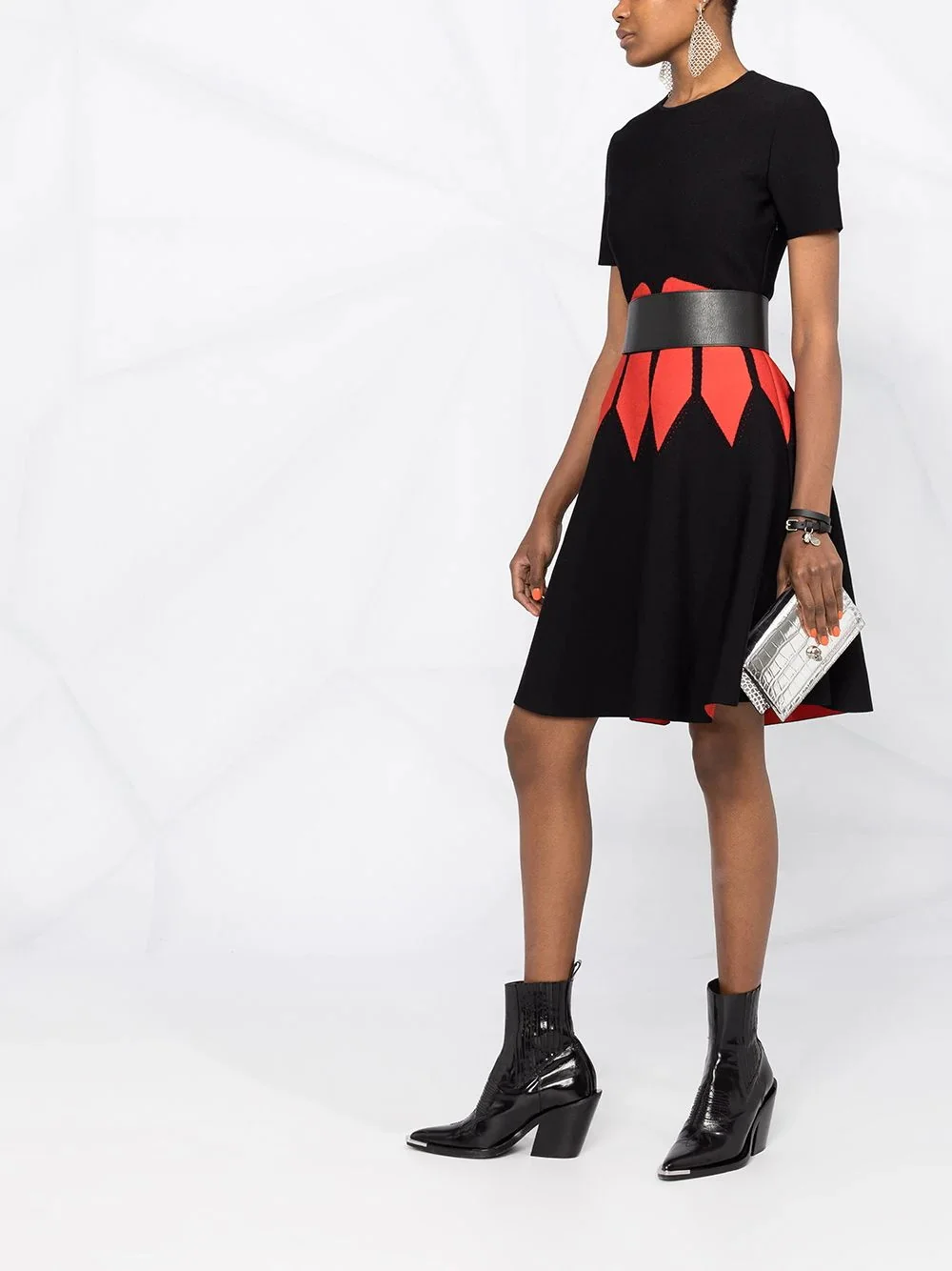 New Celebrity Sexy Women bandage dress Short Sleeve Black white O neck Runway Office Lady A line Elegant Party Club vestido
New Celebrity Sexy Women bandage dress Short Sleeve Black white O neck Runway Office Lady A line Elegant Party Club vestido