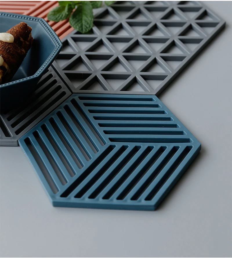Kitchen Accessories Home Heat Insulation Silicone Table Mat Pad Hollow Placemat Tea Cup Mat Non-slip Anti-scald
Kitchen Accessories Home Heat Insulation Silicone Table Mat Pad Hollow Placemat Tea Cup Mat Non-slip Anti-scald