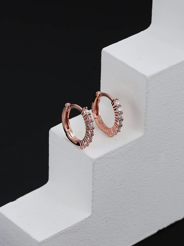 GOMAYA 100% 925 Sterling Silver Dazzling Clear Cubic Zirconia Round Hoop Earrings For Women Anniversary Fine Jewelry Hot Sale
GOMAYA 100% 925 Sterling Silver Dazzling Clear Cubic Zirconia Round Hoop Earrings For Women Anniversary Fine Jewelry Hot Sale
