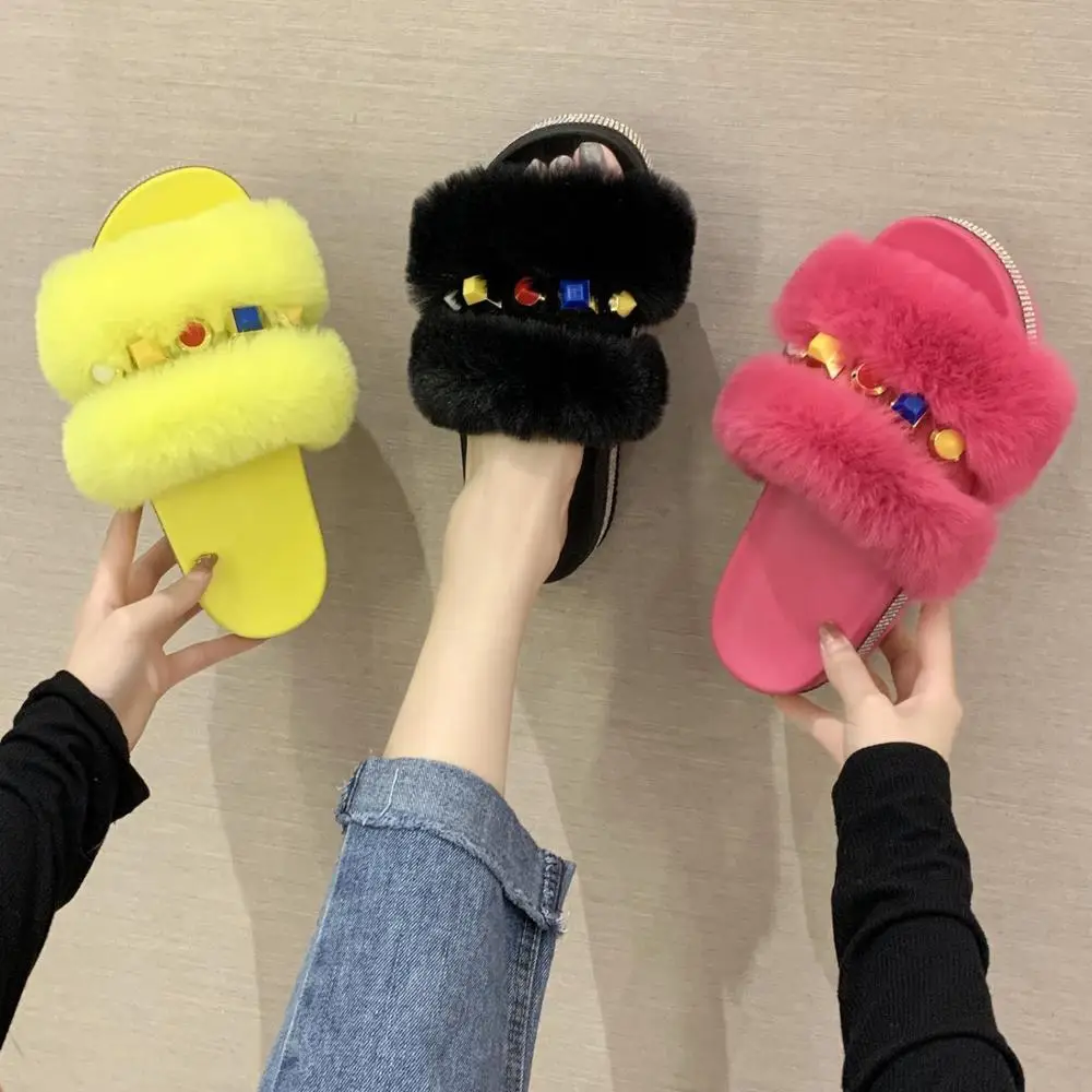 Women New Fur Sandals Slippers Flat Slides Diamond Rhinestone Furry Flat Sandals Female Cute Fluffy House Shoes Luxury 2020
Women New Fur Sandals Slippers Flat Slides Diamond Rhinestone Furry Flat Sandals Female Cute Fluffy House Shoes Luxury 2020