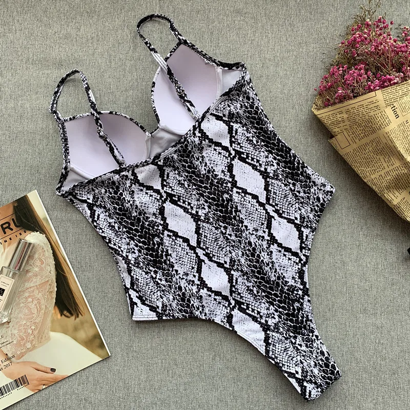 Women Bikini Set one-piece Serpentine Bikini stitch Swimwear Beachwear Good Sexy Sling Swimsuit Female Bathing Swimming Suit
Women Bikini Set one-piece Serpentine Bikini stitch Swimwear Beachwear Good Sexy Sling Swimsuit Female Bathing Swimming Suit