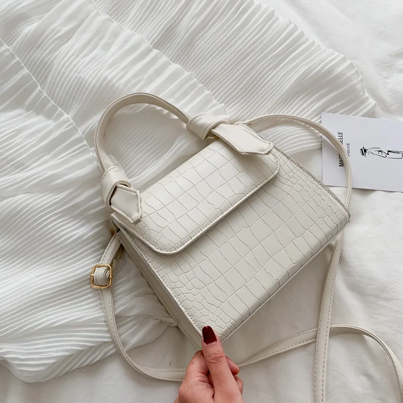 Fashion Tassel Women Crossbody Bag PU Leather Small Flap Messenger Bag for Ladies Sling Bag Mobile Phone Wallet Handbags
Fashion Tassel Women Crossbody Bag PU Leather Small Flap Messenger Bag for Ladies Sling Bag Mobile Phone Wallet Handbags