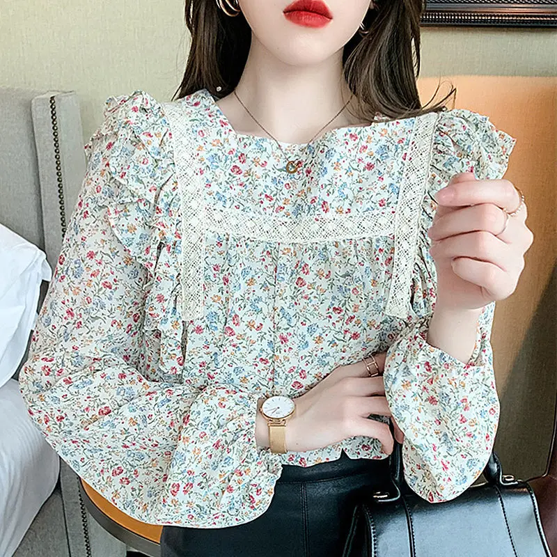 2021 spring new retro French square collar long sleeve Floral Chiffon shirt design sense minority lace shirt top
2021 spring new retro French square collar long sleeve Floral Chiffon shirt design sense minority lace shirt top