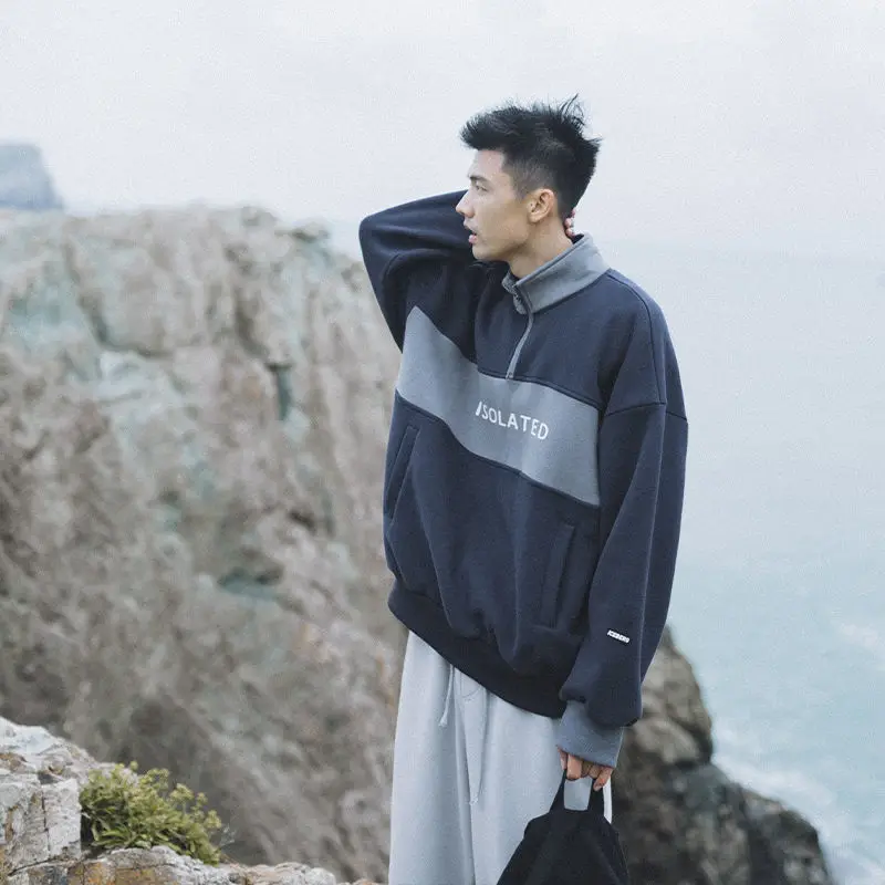 2021 Fall/winter Stand-up Collar Contrast Sweater Men's Half Zipper Plus Velvet Thick Ruffled Handsome Loose Top Coat
2021 Fall/winter Stand-up Collar Contrast Sweater Men's Half Zipper Plus Velvet Thick Ruffled Handsome Loose Top Coat