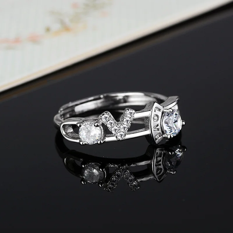 2021 Stylish Romantic Love Letters Words Couple Open Ring Band Inlaid Rhinestones Wedding Ring Man Women Eternal Love Jewelry
2021 Stylish Romantic Love Letters Words Couple Open Ring Band Inlaid Rhinestones Wedding Ring Man Women Eternal Love Jewelry