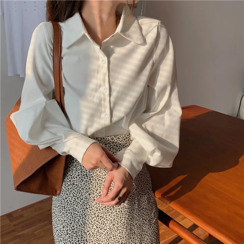 Women 2022 Spring Autumn Retro Long Sleeve Buttons Shirts Female Solid Color Casual Blouses Ladies Polo-neck Loose Shirts P909
Women 2022 Spring Autumn Retro Long Sleeve Buttons Shirts Female Solid Color Casual Blouses Ladies Polo-neck Loose Shirts P909
