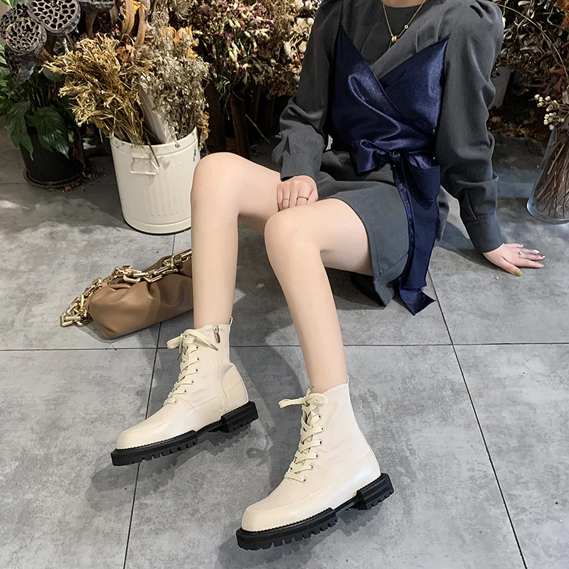 Women Suede Leather Ankle Boots Casual Lace Up Winter Boots Comfortable Soft Rubber Solid Black Flat Shoes Plus Size Female 2021
Women Suede Leather Ankle Boots Casual Lace Up Winter Boots Comfortable Soft Rubber Solid Black Flat Shoes Plus Size Female 2021