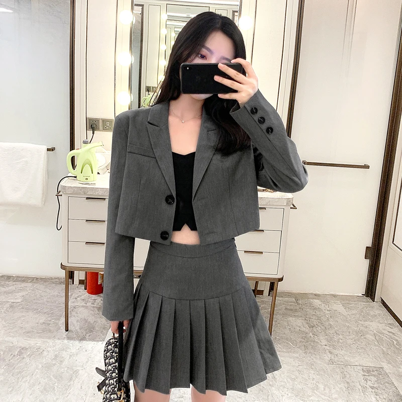 Women's blazer short jacket Student Pleated Skirt Suit Solid color Gray Blazer Lady Office Work Suit Blazers Suit for women 2021
Women's blazer short jacket Student Pleated Skirt Suit Solid color Gray Blazer Lady Office Work Suit Blazers Suit for women 2021